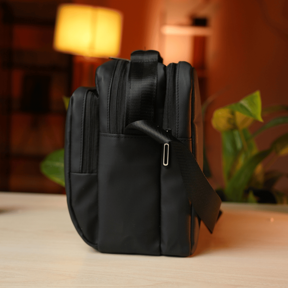 Zagroo Everyday Sling Bag  ( Black )