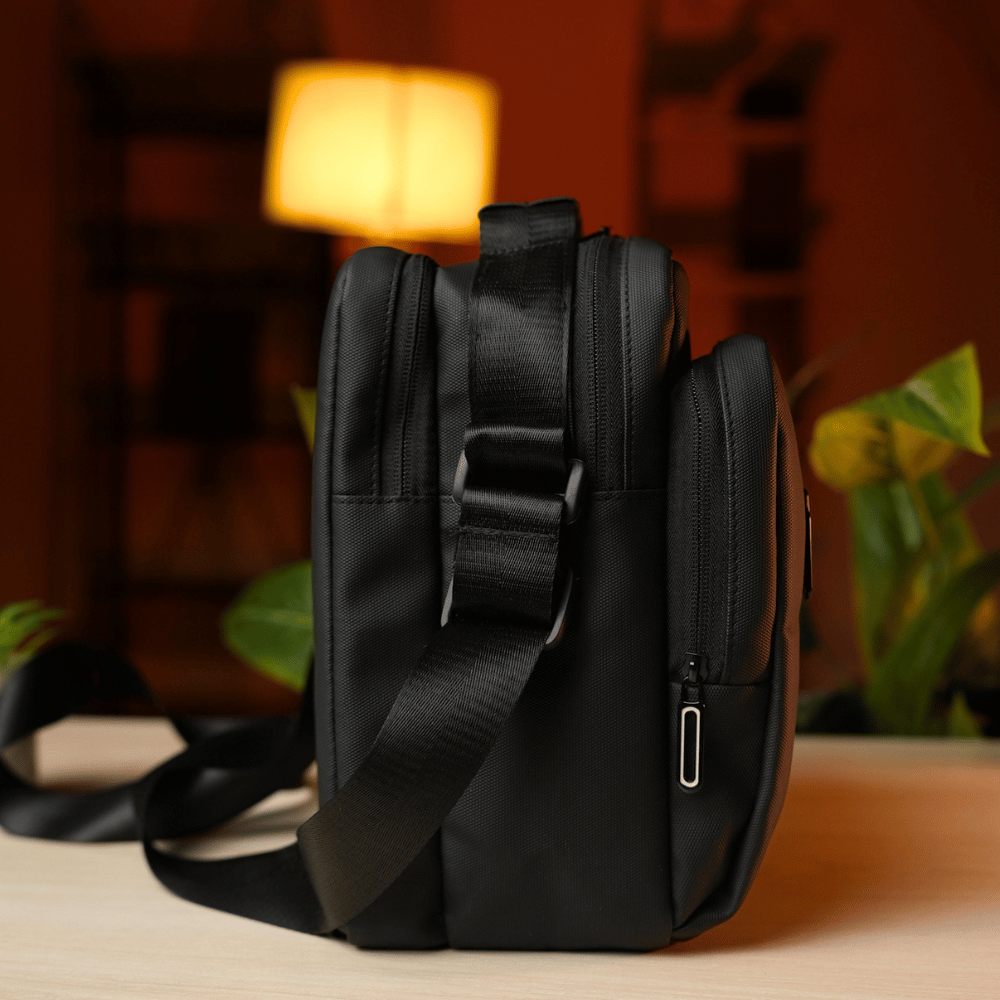 Zagroo Everyday Sling Bag  ( Black )